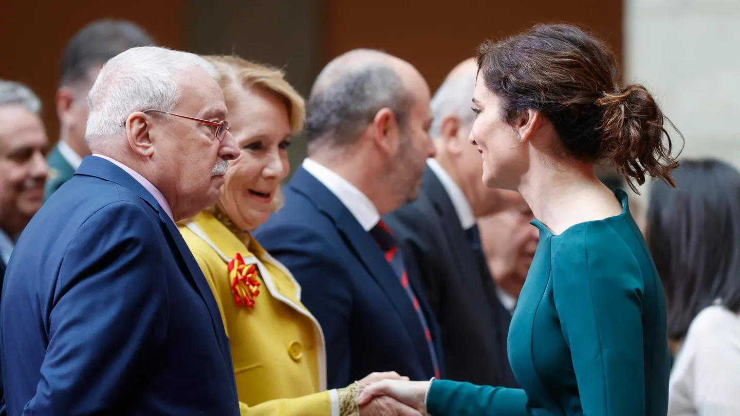 Joaquín Leguina con Isabel Díaz Ayuso y Esperanza Aguirre El PSOE expulsa de militancia a Joaquín Leguina por apoyar a Isabel Díaz Ayuso