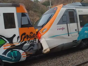 Los trenes colisionados en Motcada, Barcelona