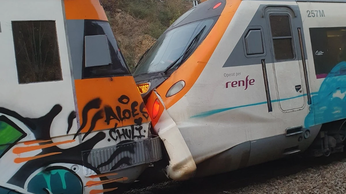 Los trenes colisionados en Motcada, Barcelona