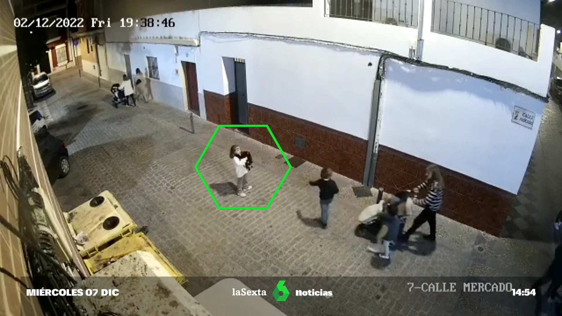 Dos policías locales salvan la vida a una niña de cuatro años que sufría una parada cardiorrespiratoria Dos policías locales salvan la vida a una niña de cuatro años que sufría una parada cardiorrespiratoria