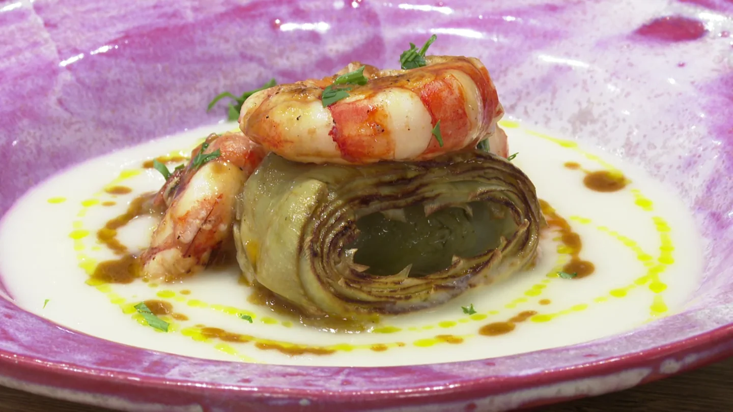 Receta de Arturo Hernández (Arzur Chef): crema de puerros y coliflor con alcachofas confitadas al romero y gambones en su salsa Receta de Arturo Hernández (Arzur Chef): crema de puerros y coliflor con alcachofas confitadas al romero y gambones en su salsa