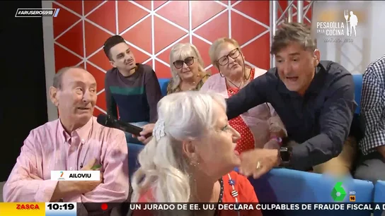 Antonio Hidalgo pierde la paciencia con una señora del público que no para de hablar Antonio Hidalgo pierde la paciencia con una señora del público que no para de hablar