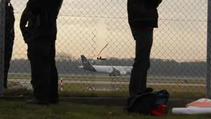 Ecologistas bloquean una de las pistas del aeropuerto alemán de Múnich