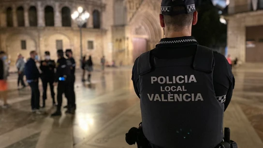 Imagen de archivo de un agente de la Policía Local de Valencia. Imagen de archivo de un agente de la Policía Local de Valencia.