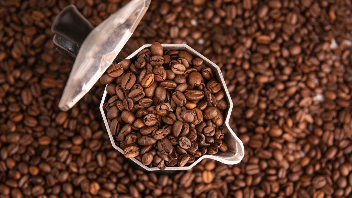 Cómo no debes hacer café en una cafetera italiana, según la OCU Cómo no debes hacer café en una cafetera italiana, según la OCU