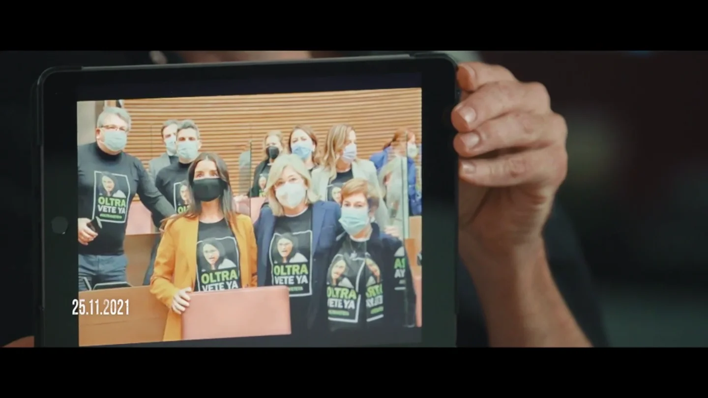 Mónica Oltra ataca la "patochada" de camiseta de Ciudadanos contra ella: "He dado todas las explicaciones de todos los temas" Mónica Oltra ataca la "patochada" de camiseta de Ciudadanos contra ella: "He dado todas las explicaciones de todos los temas"