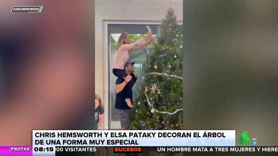 "Es lo que tiene tener a Thor en casa": así decoran el árbol de Navidad Chris Hemsworth y Elsa Pataky "Es lo que tiene tener a Thor en casa": así decoran el árbol de Navidad Chris Hemsworth y Elsa Pataky