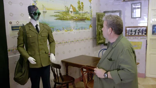 Chicote se asusta con la decoración militar de 'Los 100 quintos': "¡La virgen santa del amor hermoso!" Chicote se asusta con la decoración militar de 'Los 100 quintos': "¡La virgen santa del amor hermoso!"