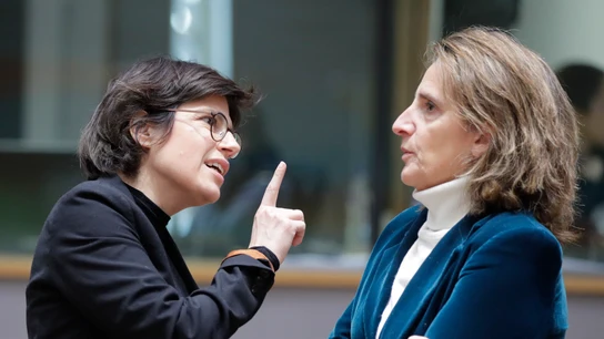 La ministra de Energía de Bélgica, Tinne Van der Straeten, dialoga con Teresa Ribera La ministra de Energía de Bélgica, Tinne Van der Straeten, dialoga con Teresa Ribera