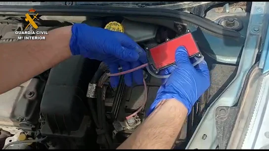 Detenido por acosar a su pareja con un dispositivo GPS que había instalado en su vehículo. Detenido por acosar a su pareja con un dispositivo GPS que había instalado en su vehículo.