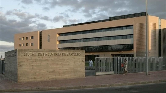 Fachada de la Ciudad de la Justicia de Castellón Fachada de la Ciudad de la Justicia de Castellón