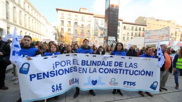 Manifestación en Madrid para el blindaje de las pensiones: piden que sean un derecho fundamental