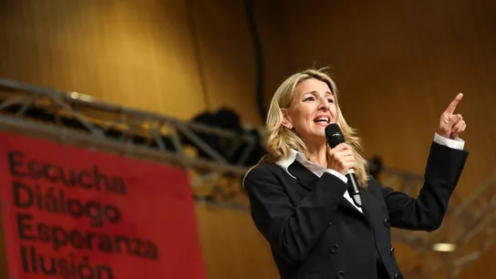 Yolanda Díaz dice que Feijóo está "secuestrado por Vox" y critica el "bochorno" en el Congreso esta semana Yolanda Díaz dice que Feijóo está "secuestrado por Vox" y critica el "bochorno" en el Congreso esta semana