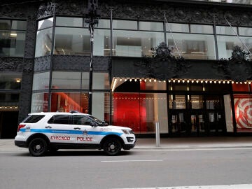 A shooting near an institute leaves at least two teenagers dead and two injured in Chicago, USA