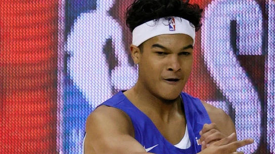 Tyrell Terry, con los Mavs Tyrell Terry, con los Mavs