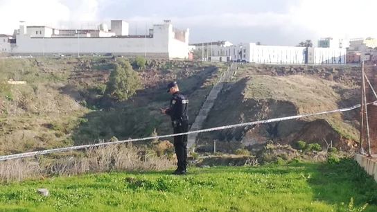 Hallan el cuerpo sin vida de un niño de 8 años desaparecido horas antes en Ceuta. Hallan el cuerpo sin vida de un niño de 8 años desaparecido horas antes en Ceuta.