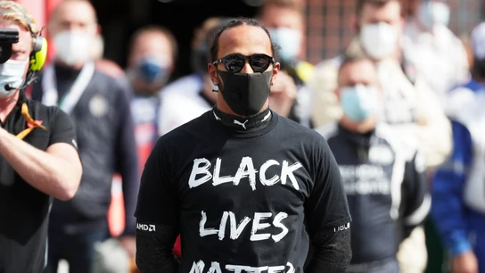 Lewis Hamilton, con una camiseta con el mensaje 'Black Lives Matter' Lewis Hamilton, con una camiseta con el mensaje 'Black Lives Matter'