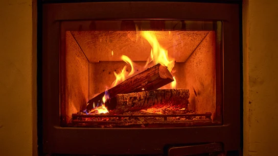 Cómo limpiar el cristal de la chimenea Cómo limpiar el cristal de la chimenea