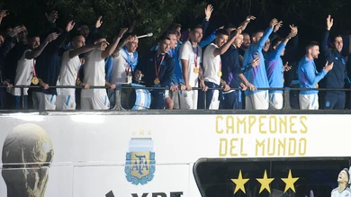 Los jugadores de Argentina celebran su tercer Mundial con la hinchada Los jugadores de Argentina celebran su tercer Mundial con la hinchada