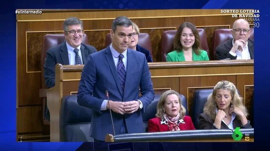 Sánchez, contra Feijóo por criticar al presidente de Correos: "¿Es que él fue elegido por su dilatada experiencia como cartero?" Sánchez, contra Feijóo por criticar al presidente de Correos: "¿Es que él fue elegido por su dilatada experiencia como cartero?"
