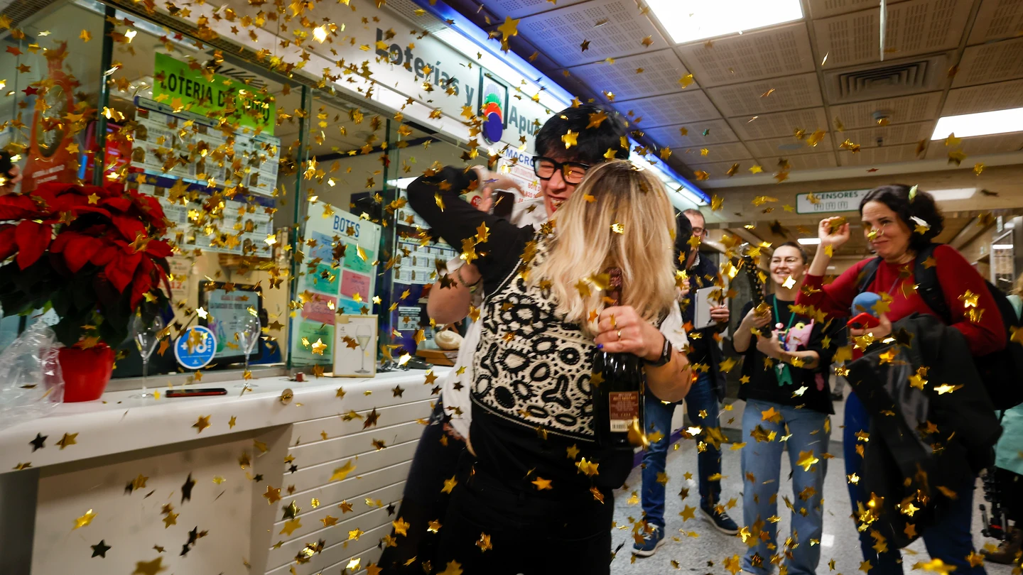 Una administración celebra haber vendido el Gordo de la Lotería de Navidad 2022 Una administración celebra haber vendido el Gordo de la Lotería de Navidad 2022