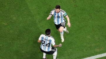 Leo Messi y Enzo Fernández
