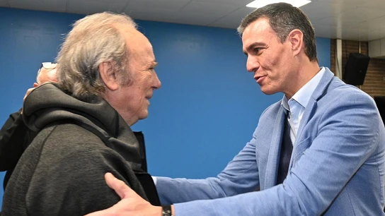 Pedro Sánchez y Serrat Pedro Sánchez y Serrat