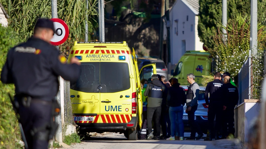 Un hombre se atrinchera en una casa y secuestra y amenaza a su hermana en Murcia