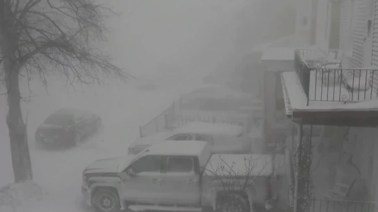 Estados Unidos se congela bajo una tormenta helada que deja a millones de personas sin luz y 5.300 vuelos cancelados Estados Unidos se congela bajo una tormenta helada que deja a millones de personas sin luz y 5.300 vuelos cancelados