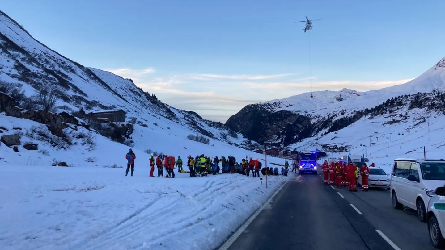 Una avalancha en una pista de esquí deja al menos nueve desaparecidos en Austria Una avalancha en una pista de esquí deja al menos nueve desaparecidos en Austria
