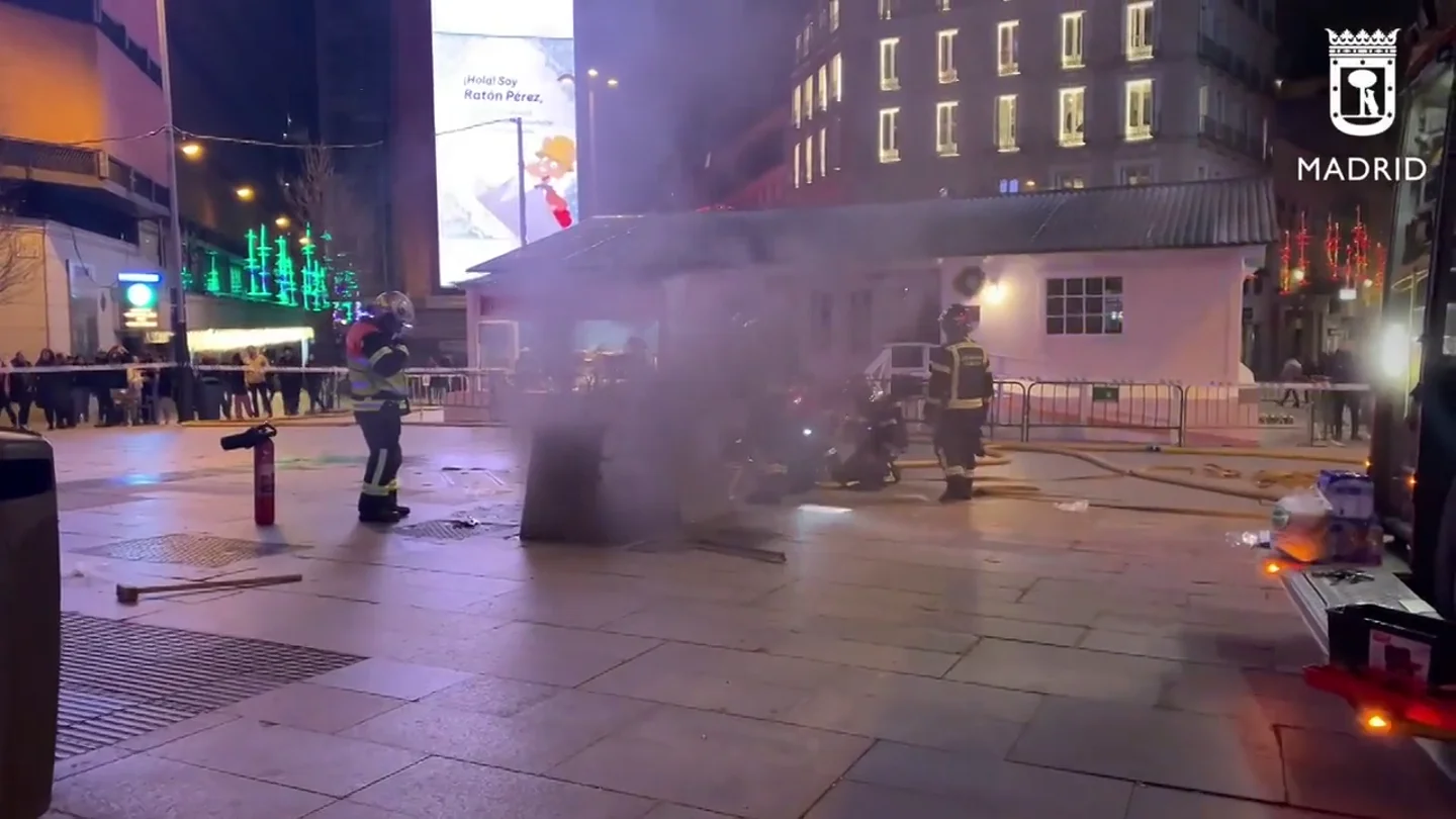 Apagones en el barrio madrileño de Callao tras incendiarse una galería de servicio subterránea Apagones en el barrio madrileño de Callao tras incendiarse una galería de servicio subterránea