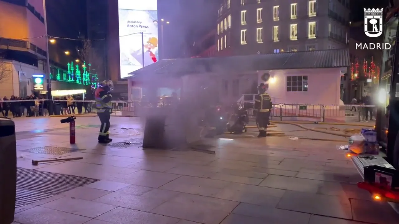 Apagones en el barrio madrileño de Callao tras incendiarse una galería de servicio subterránea