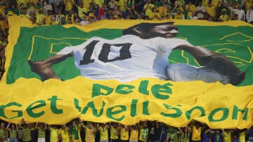 Pancarta a Pelé en el Mundial de Qatar