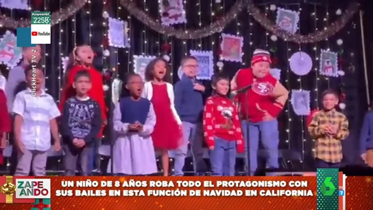 El sorprendente flow de un niño en la actuación navideña del cole que roba el protagonismo con sus bailes El sorprendente flow de un niño en la actuación navideña del cole que roba el protagonismo con sus bailes