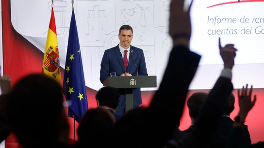 El Gobierno celebra la renovación del Constitucional: "Gana la democracia, pierde el bloqueo del PP" El Gobierno celebra la renovación del Constitucional: "Gana la democracia, pierde el bloqueo del PP"