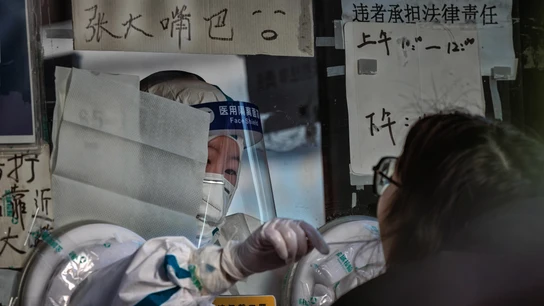 China levanta las cuarentenas en plena explosión de contagios de COVID: EEUU e Italia pedirán test negativo China levanta las cuarentenas en plena explosión de contagios de COVID: EEUU e Italia pedirán test negativo