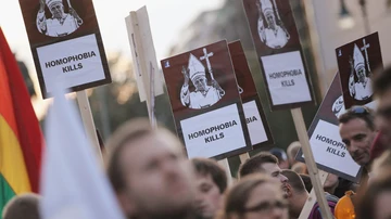 Una protesta contra la visita de Benedicto XVI a Berlín en 2011