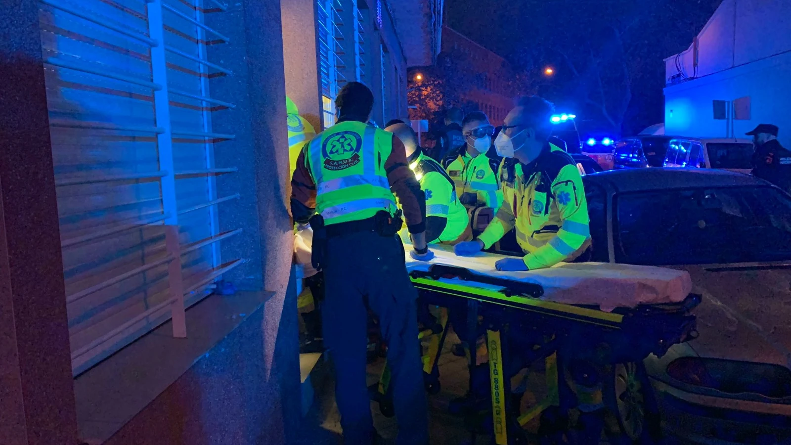 Mata a puñaladas a la hija de 20 años de su expareja en Madrid