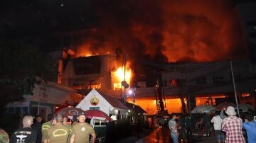 Al menos 10 muertos y 50 heridos en un incendio de un casino en Camboya