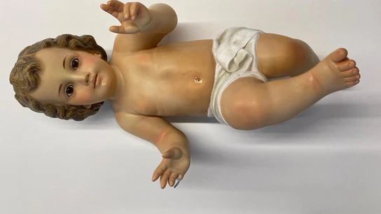 Devuelven al Niño Jesús secuestrado en Barberá del Vallés y exigen que "no vuelva a dormir en comisaría" Devuelven al Niño Jesús secuestrado en Barberá del Vallés y exigen que "no vuelva a dormir en comisaría"