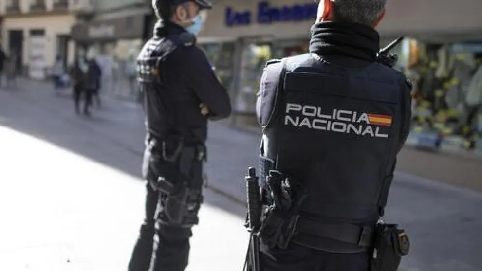 Detenido un joven tras amenazar con herir a su bebé de tres meses para que su novia volviera con él