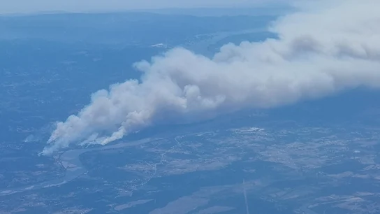Vista aérea de un incendio forestal en La Araucanía, Chile Vista aérea de un incendio forestal en La Araucanía, Chile