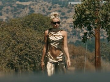 Miley Cyrus welcomes 2023 with a new single titled “Flowers”: listen to the preview here