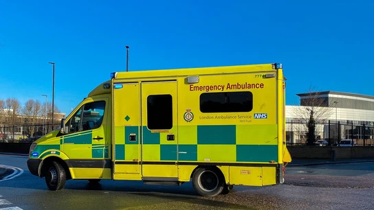 Imagen de archivo de una ambulancia. Imagen de archivo de una ambulancia.