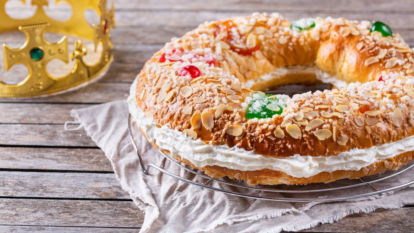 Rosc&oacute;n de Reyes relleno de nata