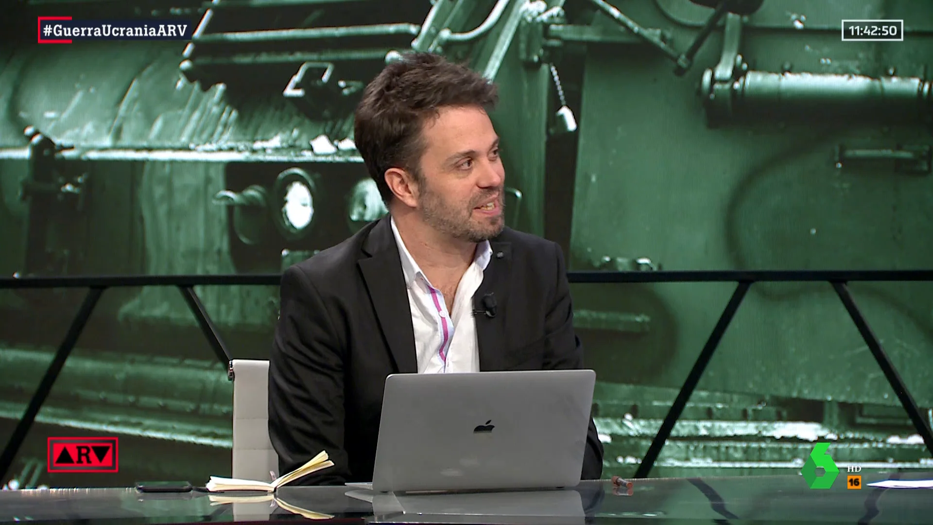 El periodista Xavier Colás en una visita a Al Rojo Vivo.