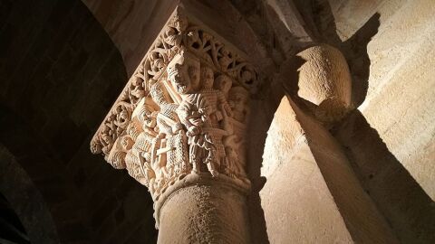 Detalle Iglesia de Santa Cecilia de Aguilar de Campoo