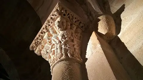 Detalle Iglesia de Santa Cecilia de Aguilar de Campoo Detalle Iglesia de Santa Cecilia de Aguilar de Campoo