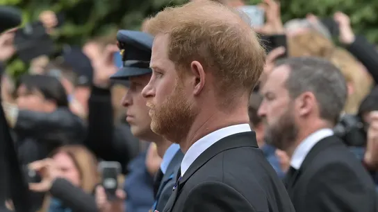 El príncipe Harry relata cómo fue la "humillante" pérdida de su virginidad: a los 17 y con una mujer mayor El príncipe Harry relata cómo fue la "humillante" pérdida de su virginidad: a los 17 y con una mujer mayor