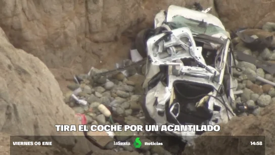 Se arroja con su Tesla por un acantilado para tratar de matar a su mujer y a sus hijos Se arroja con su Tesla por un acantilado para tratar de matar a su mujer y a sus hijos